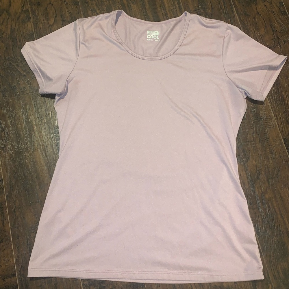 32 Degrees Cool lilac moisture wicking T-shirt.